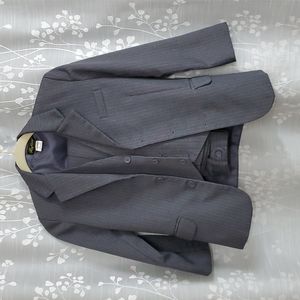 Like new! BOYS 3 PIECE SUIT